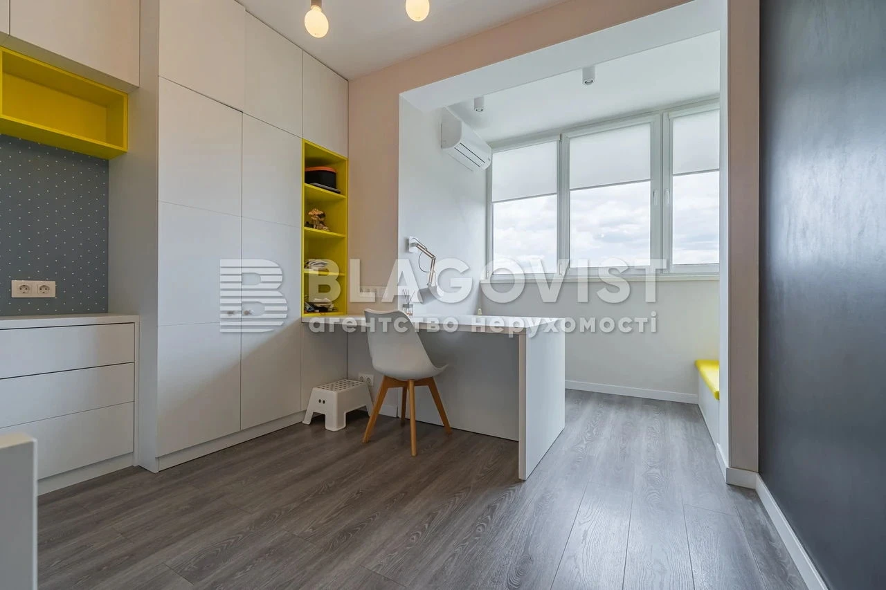 Apartment for sale on Shapovala Generala (Mekhanizatoriv) Street in Kyiv