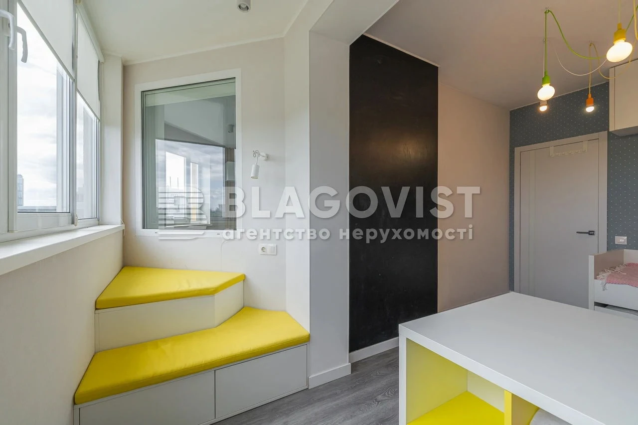 Apartment for sale on Shapovala Generala (Mekhanizatoriv) Street in Kyiv