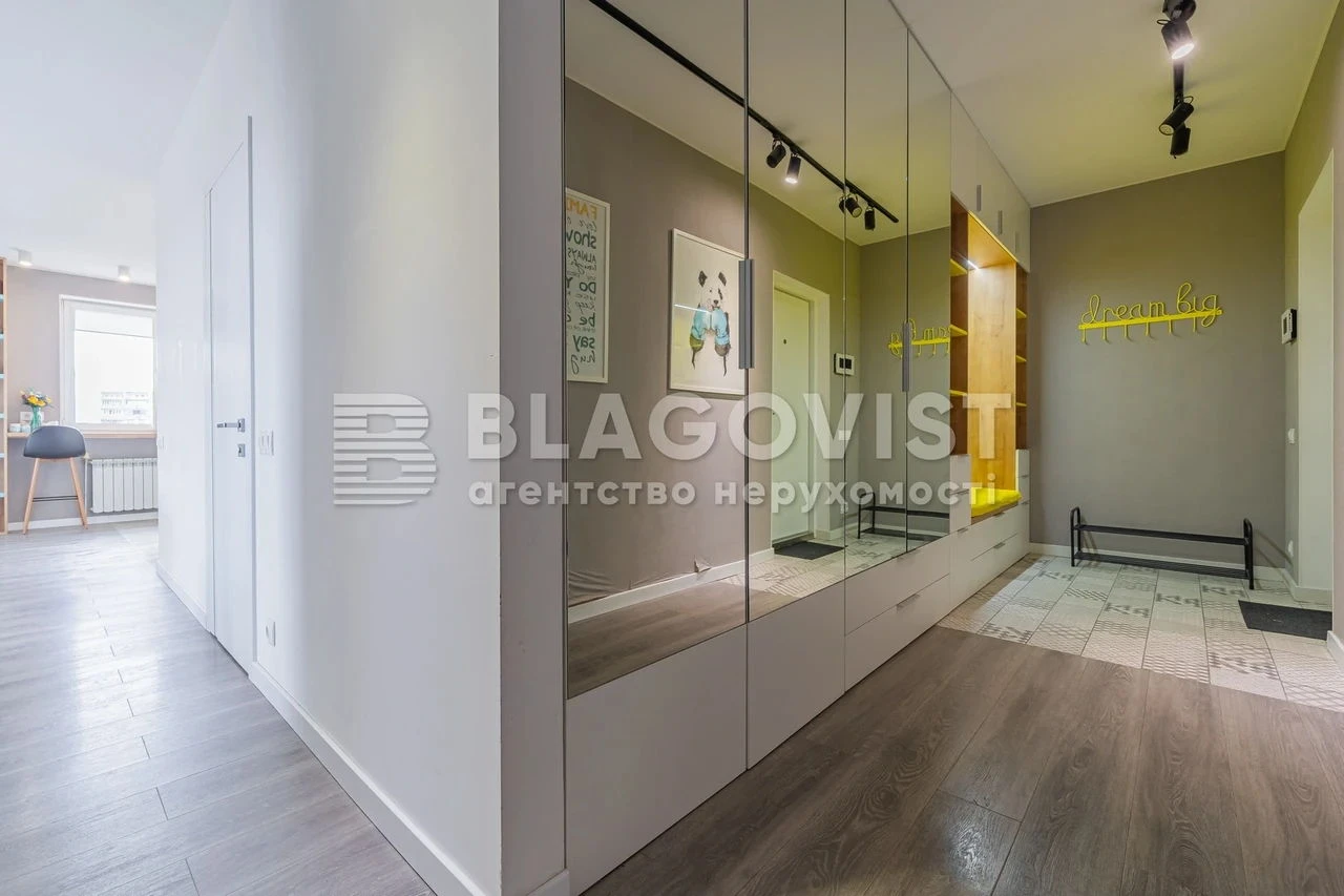 Apartment for sale on Shapovala Generala (Mekhanizatoriv) Street in Kyiv