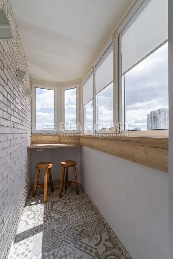 Apartment for sale on Shapovala Generala (Mekhanizatoriv) Street in Kyiv