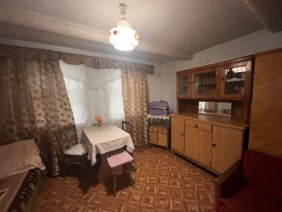 Продаж будинку з ділянкою в центрі Кічкасу