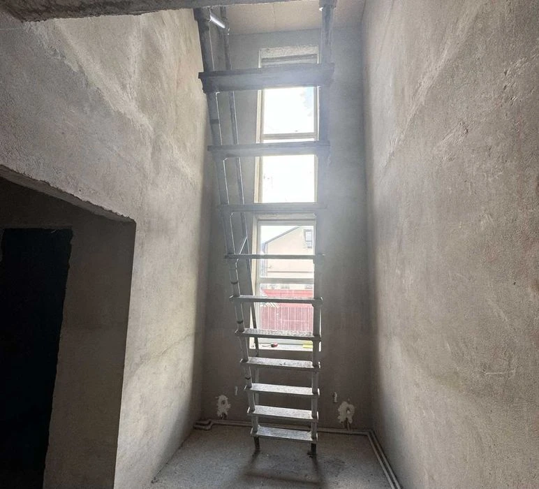 (5)   Продам будинок на Старому Місті 1122