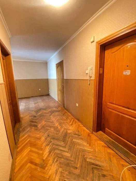 4-room apartment for sale, Pulyuya, Kadetskyi Gai, for renovation, NO COMMISSION!