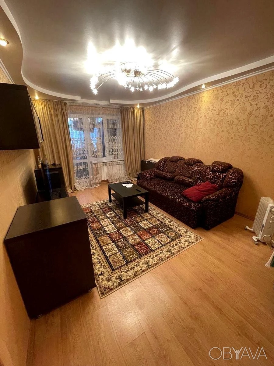 3 кімн. квартира Ревуцького вул., 4