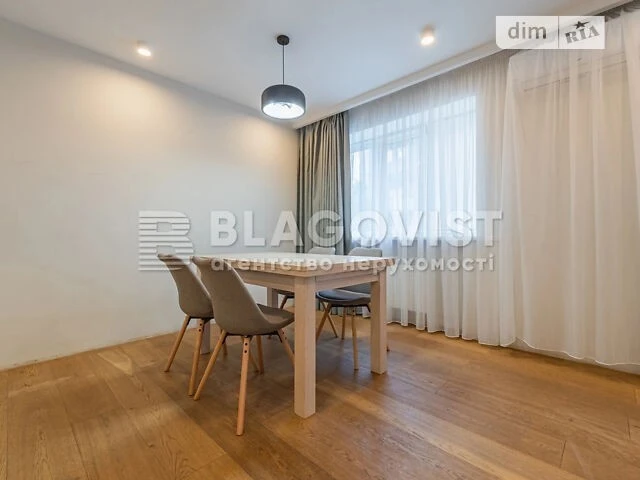 Sale of 4-room apartment 95.6 sq. m. on Pochainynska Street 53/55 • I