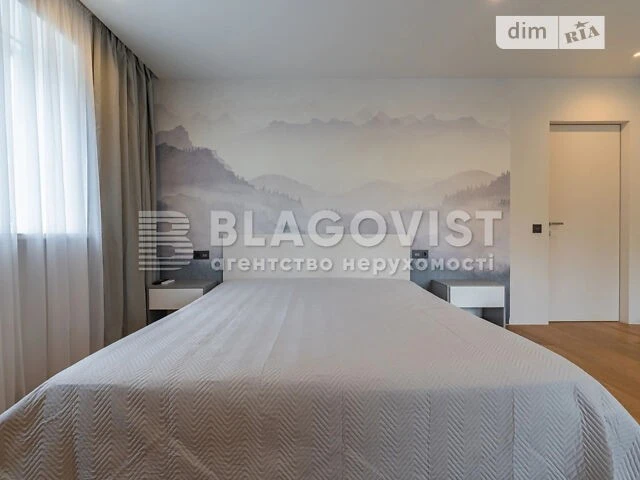 Sale of 4-room apartment 95.6 sq. m. on Pochainynska Street 53/55 • I