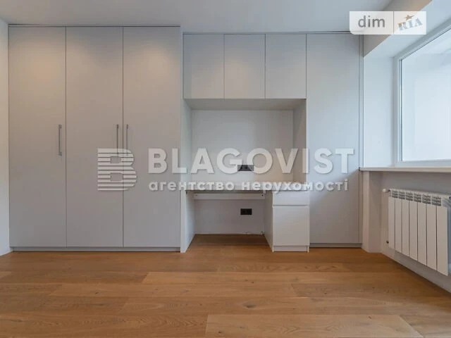 Sale of 4-room apartment 95.6 sq. m. on Pochainynska Street 53/55 • I