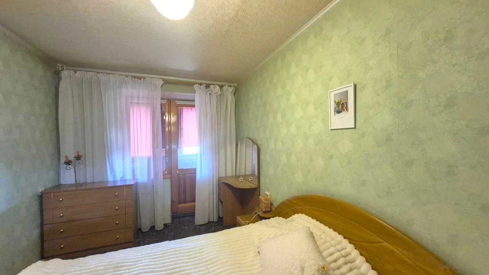 *SALE 2-room apartment in Oleksandrivskyi district, on D street