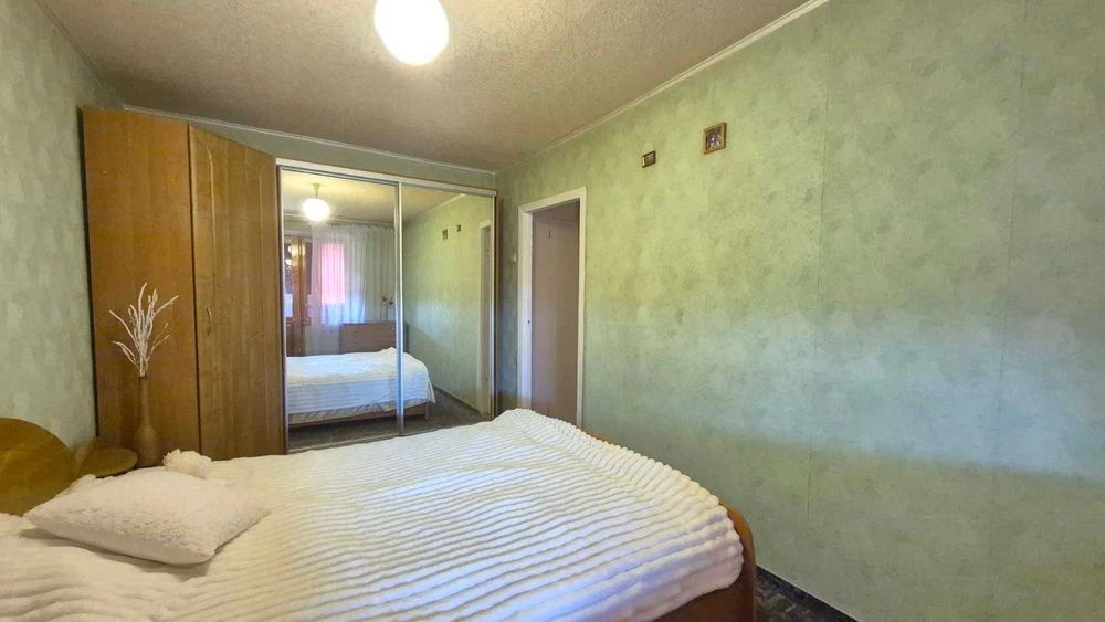 *SALE 2-room apartment in Oleksandrivskyi district, on D street