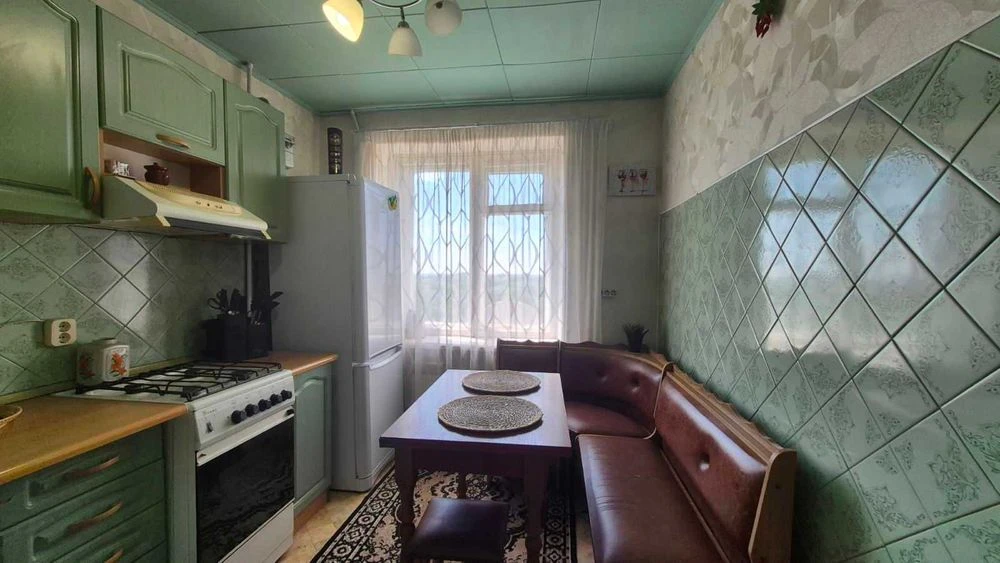 *SALE 2-room apartment in Oleksandrivskyi district, on D street