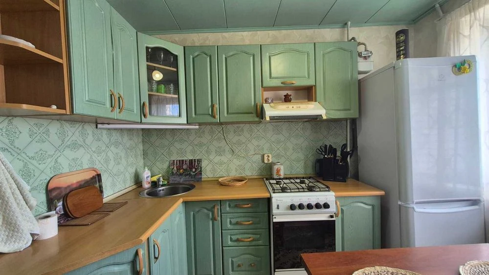 *SALE 2-room apartment in Oleksandrivskyi district, on D street