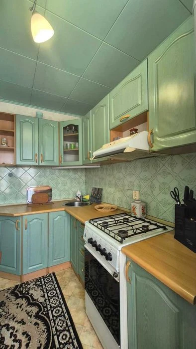 *SALE 2-room apartment in Oleksandrivskyi district, on D street