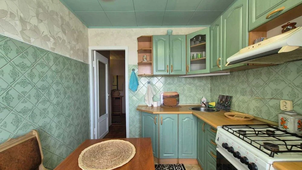 *SALE 2-room apartment in Oleksandrivskyi district, on D street