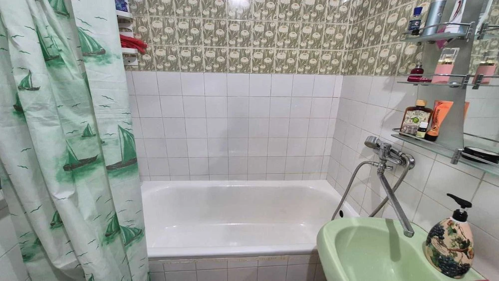 *SALE 2-room apartment in Oleksandrivskyi district, on D street