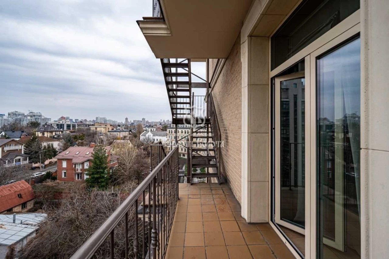 3-room apartment for sale 115.8 m², Novoselytska St., 10