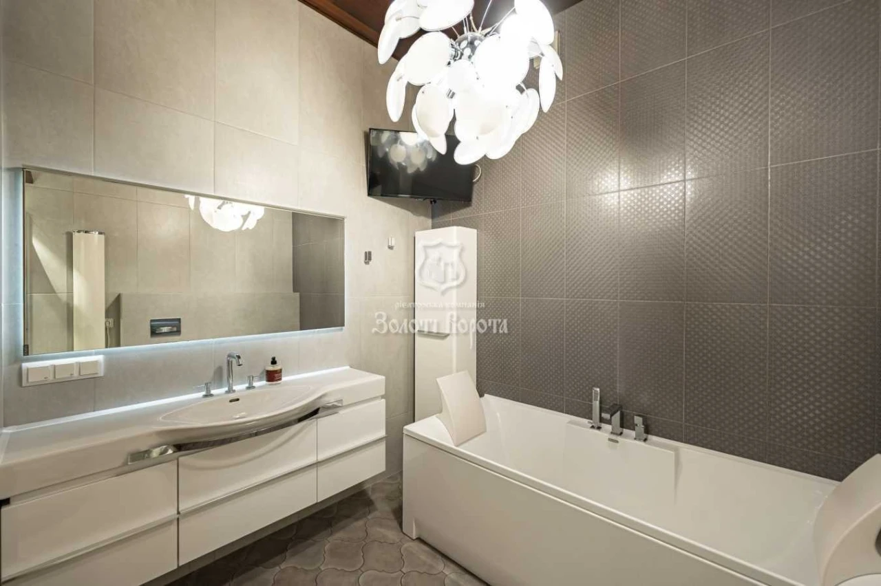 3-room apartment for sale 115.8 m², Novoselytska St., 10