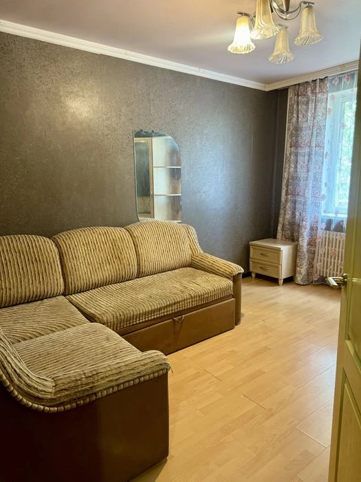 I will sell 3 to the apartment Alekseevka, Akhsarova 13