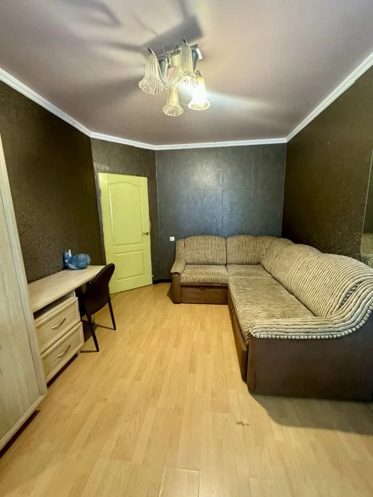 I will sell 3 to the apartment Alekseevka, Akhsarova 13