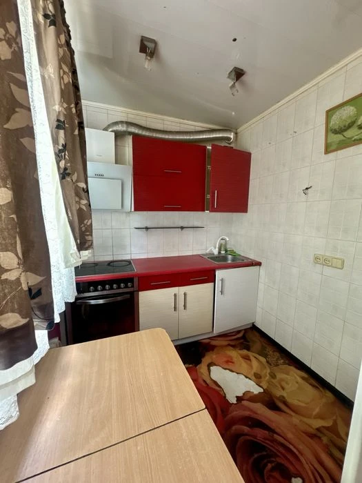 I will sell 3 to the apartment Alekseevka, Akhsarova 13
