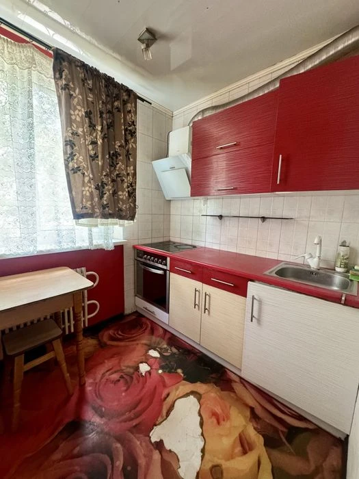 I will sell 3 to the apartment Alekseevka, Akhsarova 13