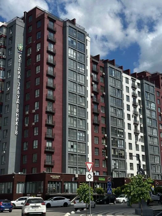 Продам квартиру в центрі Княгинин-Галицька 1кім Набережна по