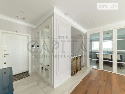 Urgent sale of a penthouse in the Autograph Park Lakes residential complex