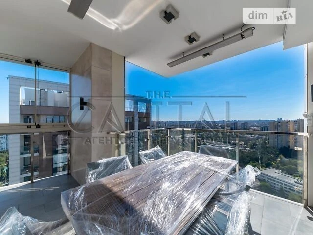 Urgent sale of a penthouse in the Autograph Park Lakes residential complex