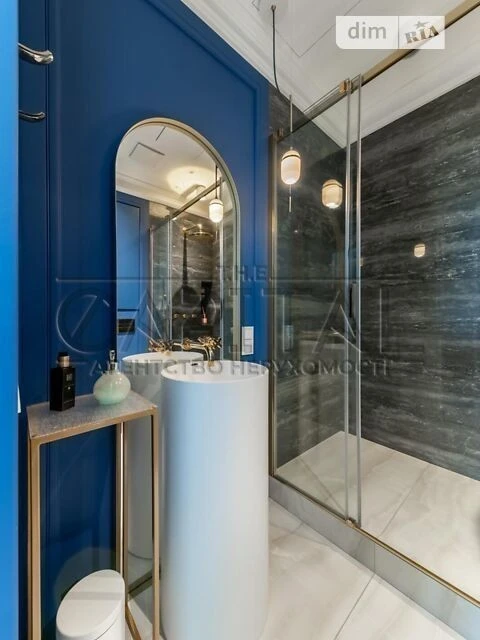 Urgent sale of a penthouse in the Autograph Park Lakes residential complex