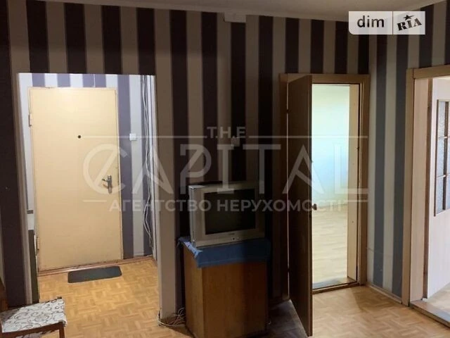 Sale of 2-room apartment 99 sq. m. on Petra Hryhorenka Ave. 18 •
