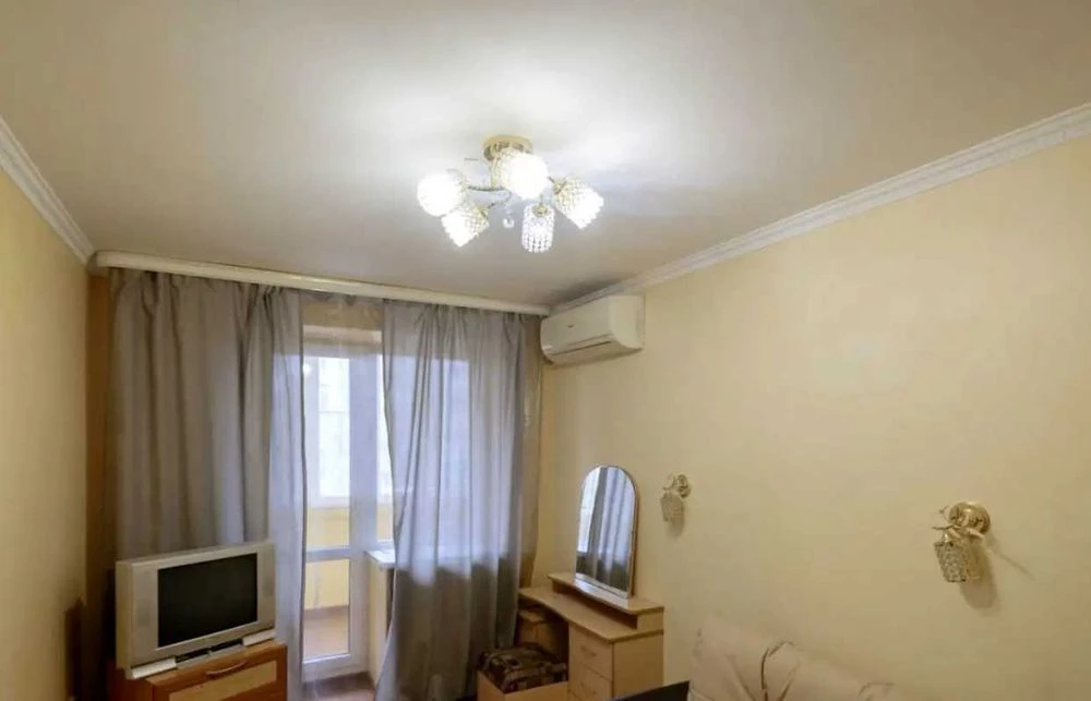 Two-bedroom apartment for sale near the metro station, Valentinovskaya Street.