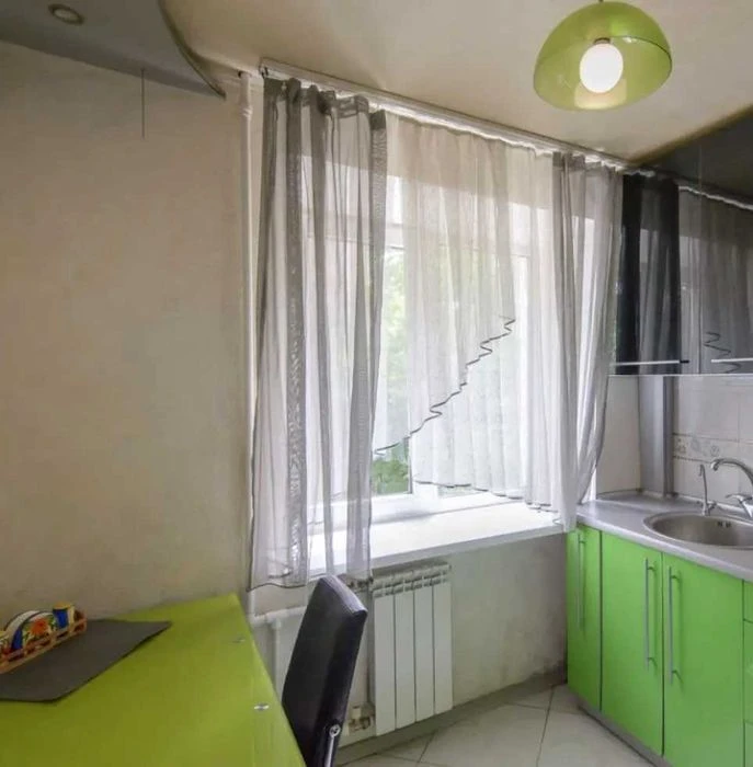 Two-bedroom apartment for sale near the metro station, Valentinovskaya Street.