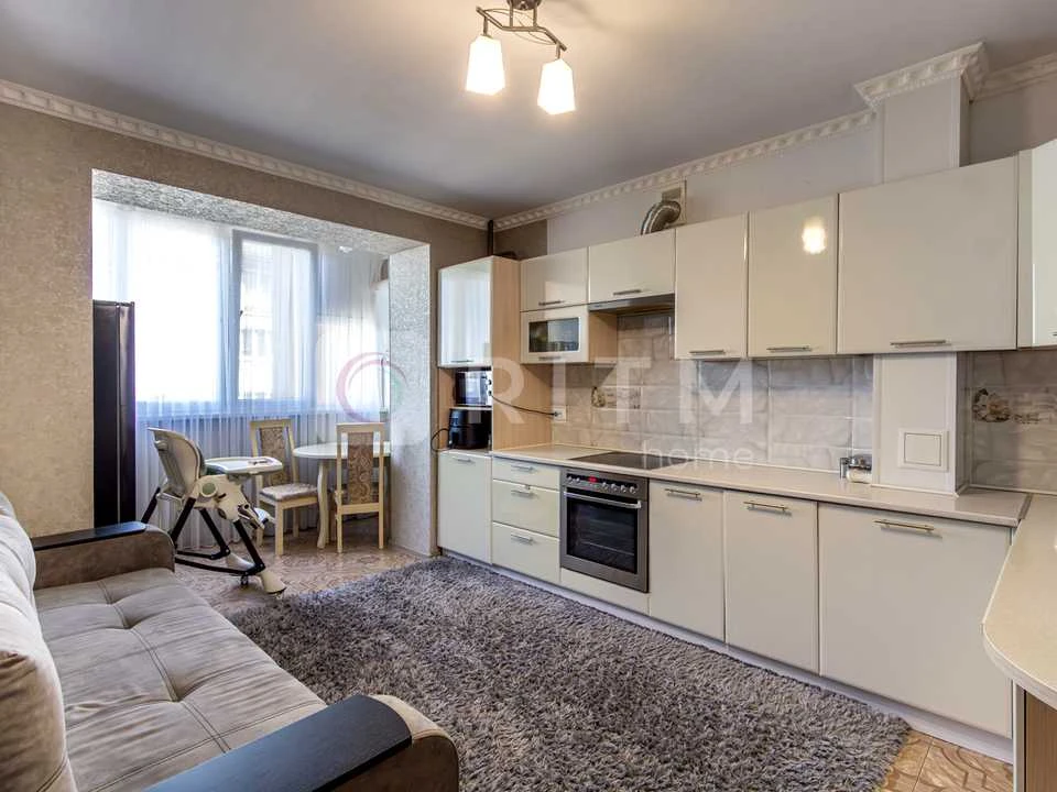 Apartment. Ivano-Frankivsk, Heroiv Mykolaiv St., (Building