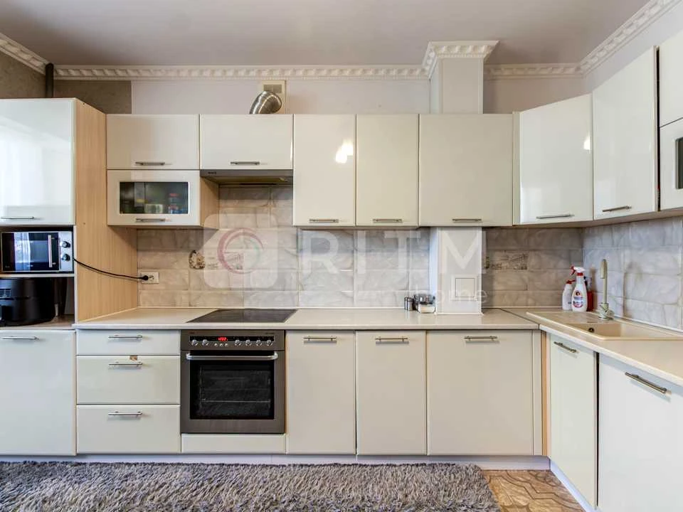 Apartment. Ivano-Frankivsk, Heroiv Mykolaiv St., (Building