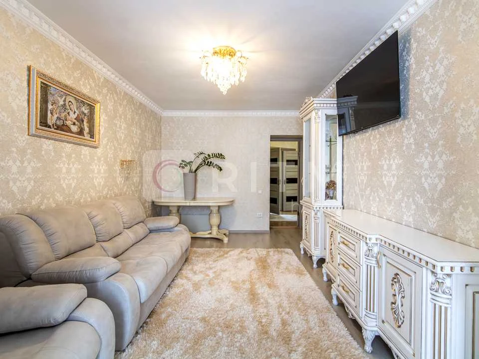 Apartment. Ivano-Frankivsk, Heroiv Mykolaiv St., (Building