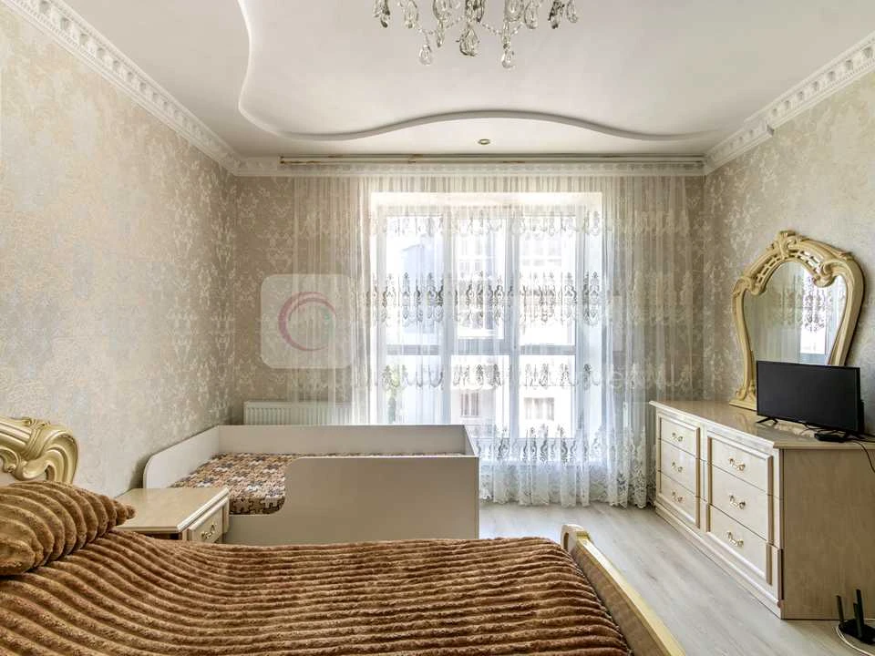 Apartment. Ivano-Frankivsk, Heroiv Mykolaiv St., (Building