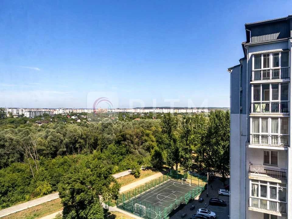 Apartment. Ivano-Frankivsk, Heroiv Mykolaiv St., (Building