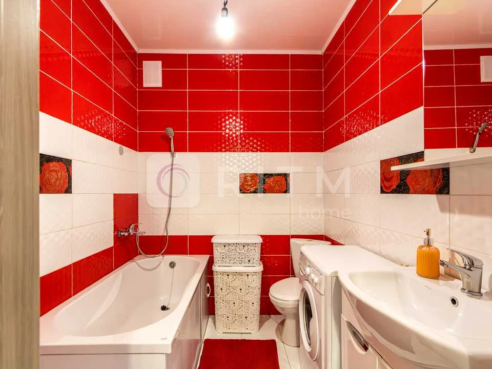 Apartment. Ivano-Frankivsk, Heroiv Mykolaiv St., (Building