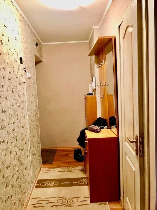 Продам 2-комнатную квартиру на проспекте Шевченко.