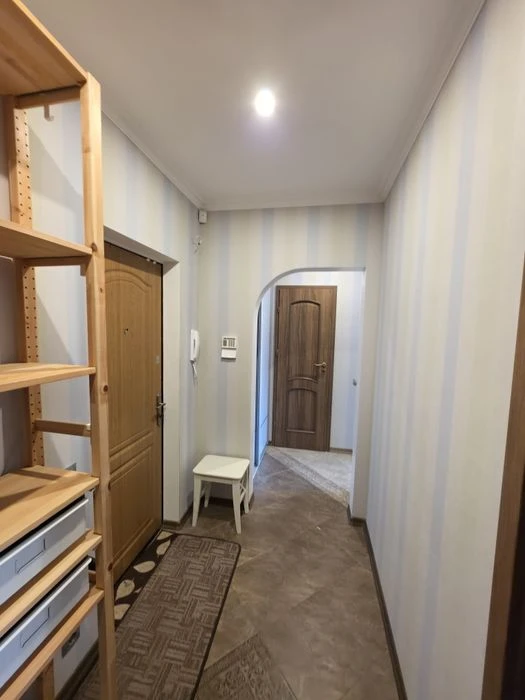 For sale 2-room apartment with renovation, Khortytskyi district