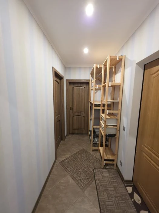 For sale 2-room apartment with renovation, Khortytskyi district