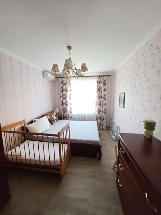 For sale 2-room apartment with renovation, Khortytskyi district