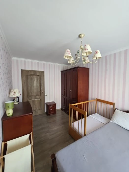 For sale 2-room apartment with renovation, Khortytskyi district