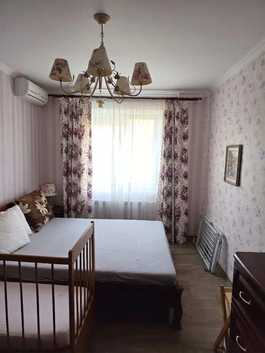 For sale 2-room apartment with renovation, Khortytskyi district