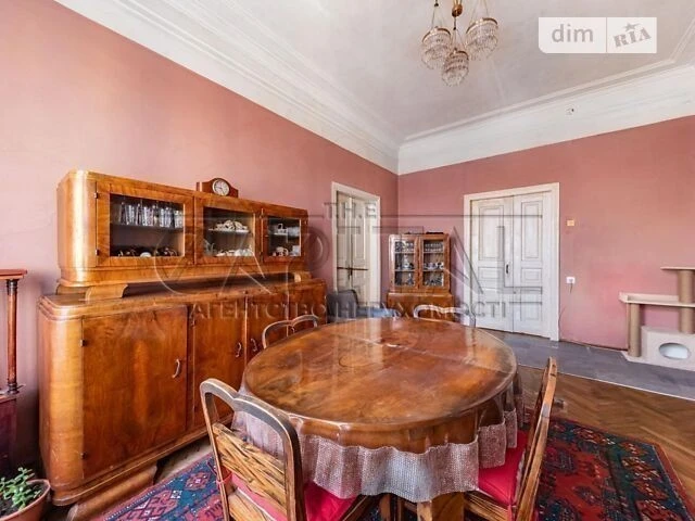 Продаж 4к квартири 139 кв. м на вул. Євгена Чикаленка 25 • I