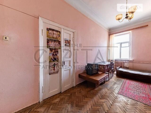 Продаж 4к квартири 139 кв. м на вул. Євгена Чикаленка 25 • I