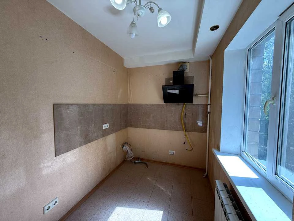 Apartment. Kyiv, Derevlyanska St. (Yakira), 16/18.k