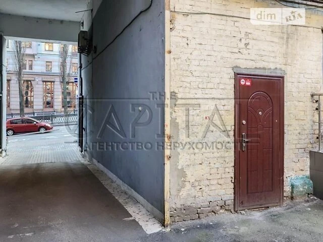 Продаж 4к квартири 139 кв. м на вул. Євгена Чикаленка 25 • I