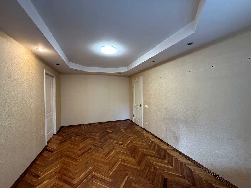 Apartment. Kyiv, Derevlyanska St. (Yakira), 16/18.k