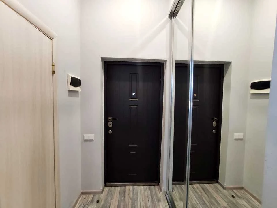 Apartment. Kyiv, Svitlytskoho St., (House)