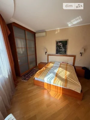 Sale of 2-room apartment 100.9 sq. m. on Gusovskogo str. 11/11 • I